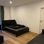 Cozy Center Designer For 10 People Appartamento Wiener Neustadt