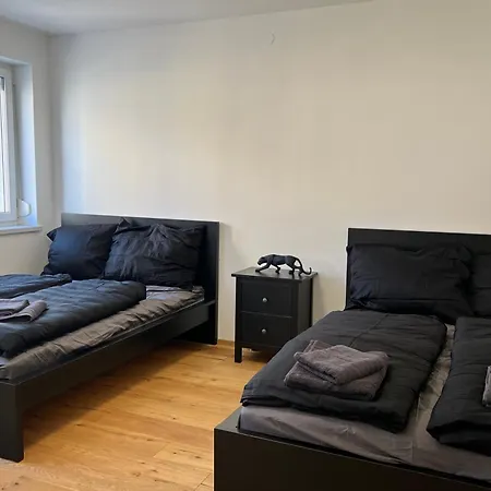 Cozy Center Designer For 10 People *