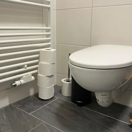 Cozy Center Designer For 10 People * Βίνερ Νόιστατ