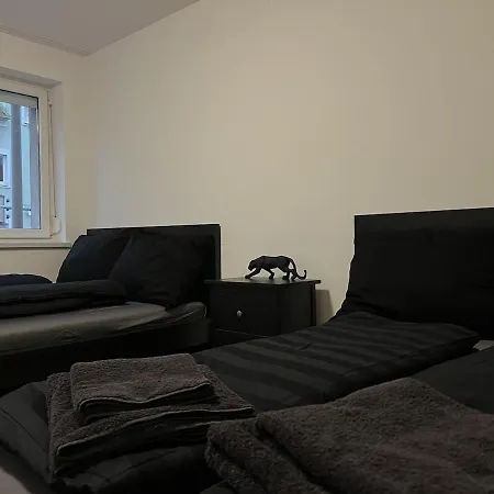 Cozy Center Designer For 10 People شقة وينر نويشتاد
