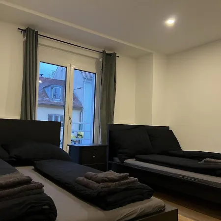 Cozy Center Designer For 10 People شقة *