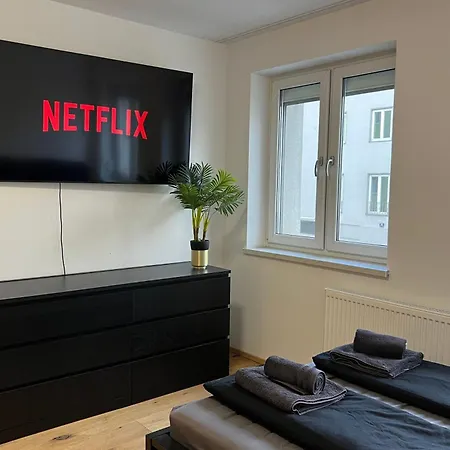 Cozy Center Designer For 10 People شقة وينر نويشتاد