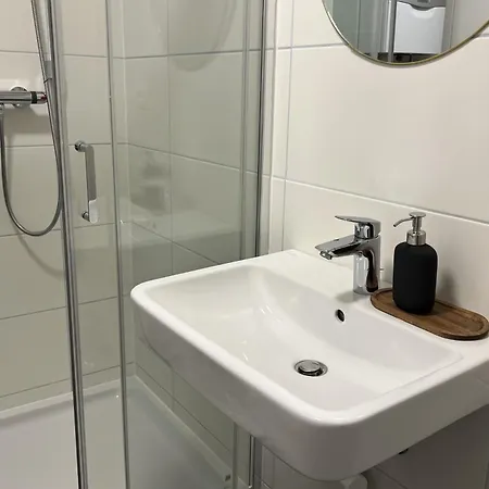 Cozy Center Designer For 10 People شقة وينر نويشتاد