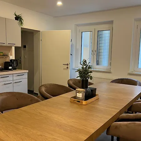 Cozy Center Designer For 10 People شقة