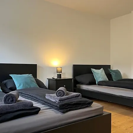 Cozy Center Designer For 10 People شقة