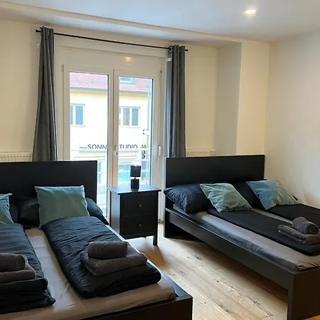Cozy Center Designer For 10 People شقة
