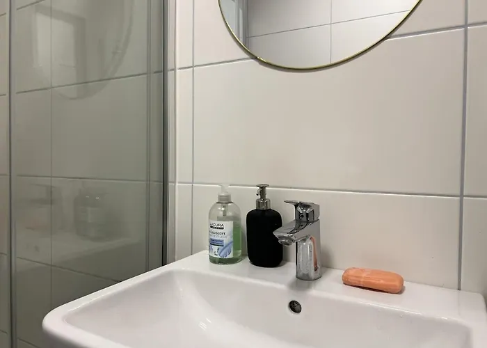 Apartment Cozy Center Designer For 10 People Wiener Neustadt