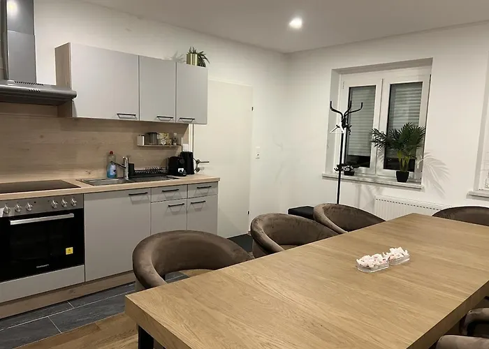 Cozy Center Designer For 10 People * Wiener Neustadt